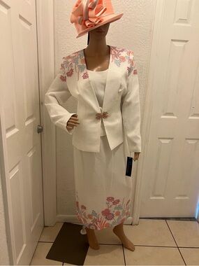 Elegant White Two-Piece Skirt Suit with Pink Floral Embroidery